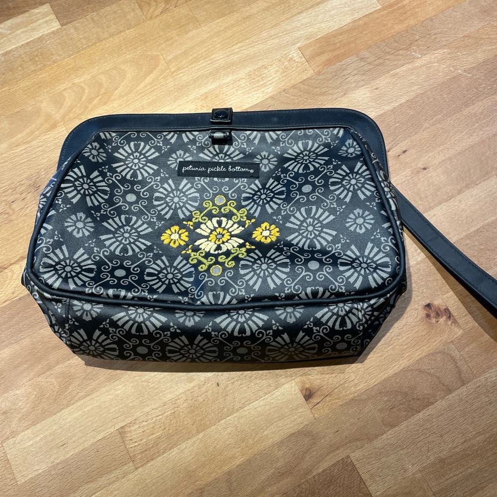 Petunia pickle bottom bag